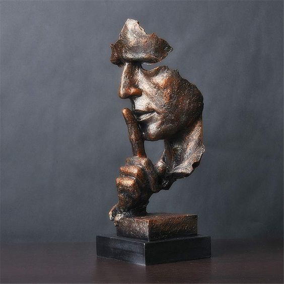 Serenity Sculpt – Abstrakt skulptur för lugn reflektion i din inredning