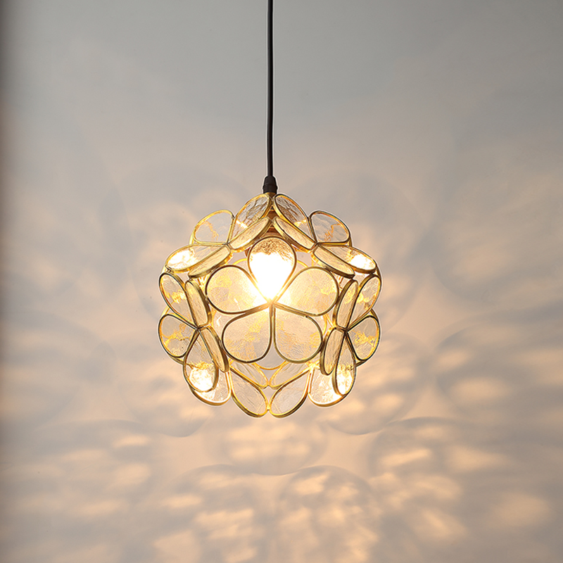 Femke Glas Hänglampa – Skandinavisk design med justerbar höjd och blomskärm