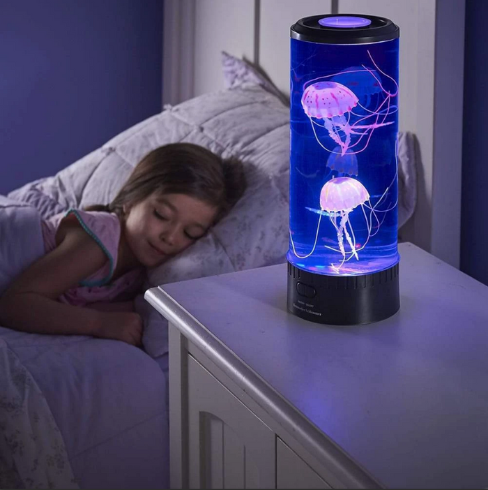 Trivhem Maneteakvarium som LED-lampa med svävande maneter