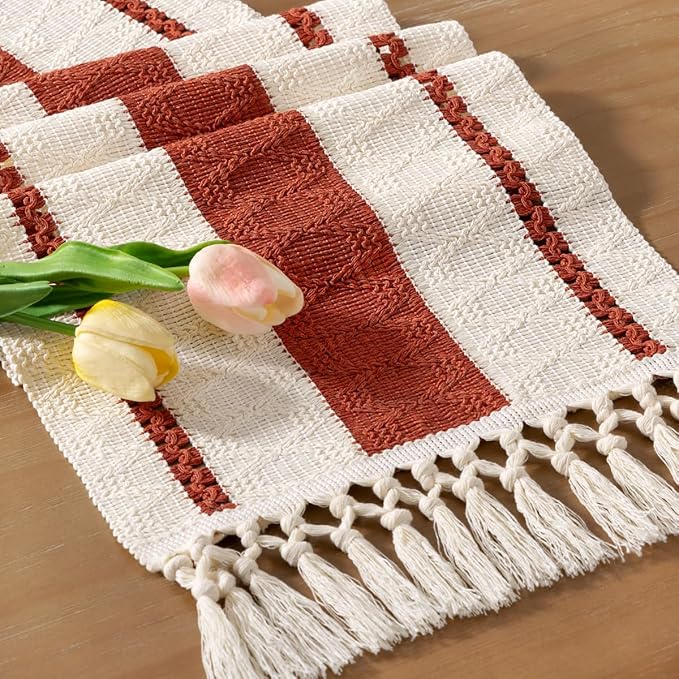 Boho Macrame-bordslöpare – Rustik bomulls- och linnedekor med tofsar