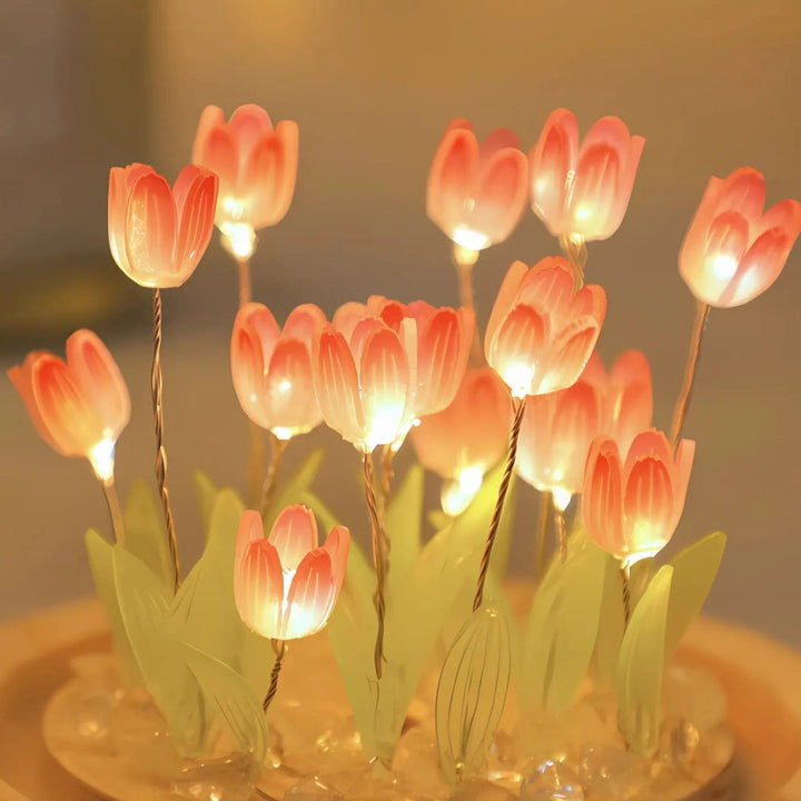 Graceful Tulip Ljus Under Glasdome för Lugnande Atmosfär