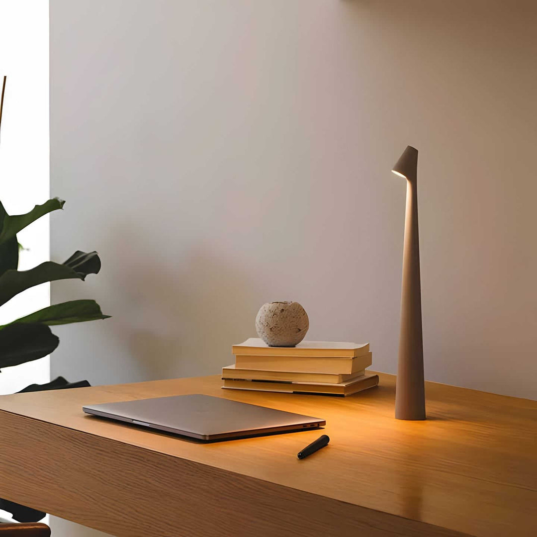 Carvallo – Elegant Dimbara Bordslampa med Raffinerad Elegans