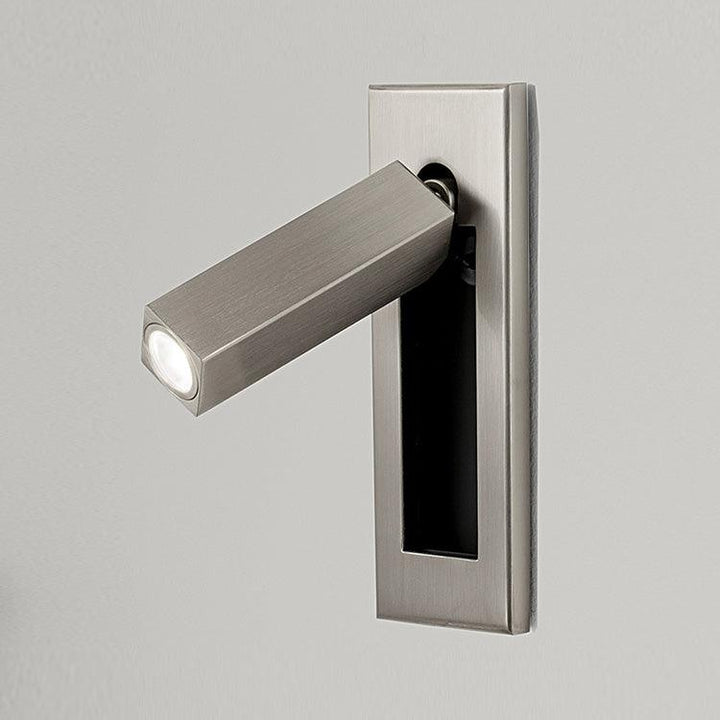 Modern inbyggd sänglampa med LED-ljus