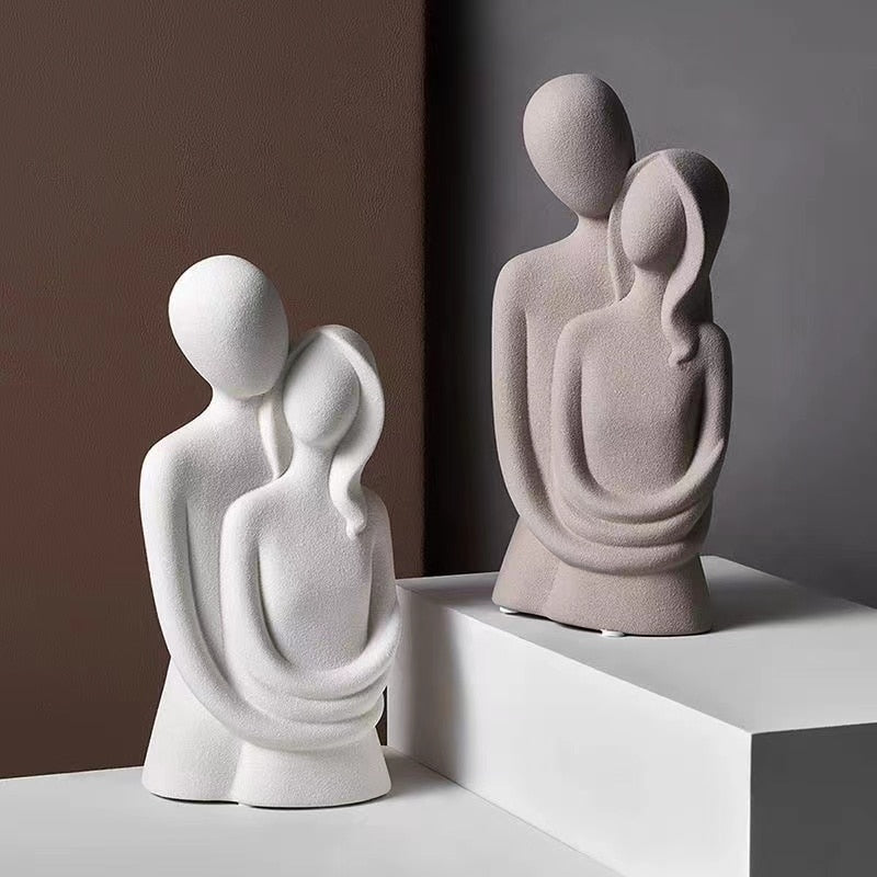 Carvallo – Keramisk Staty av Evig Kärlek med Modern Elegans