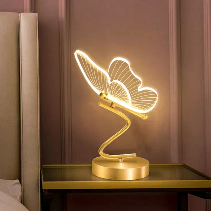 Carvallo Bordslampa Lunavia | 3 Ljuskällor | Fjärilsdesign | Akryl & Guld | 6 W