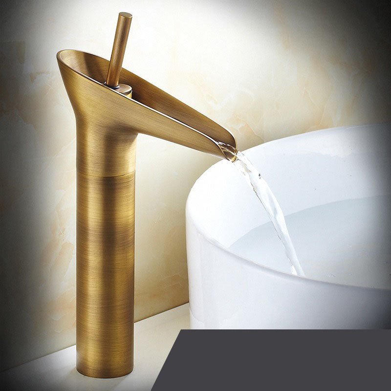Royaleva Antik Vattenfall Badkarskran Elegans