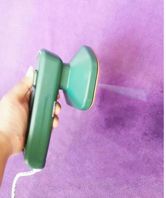 Litet ångstrykjärn för resan – torr- och ångstrykning