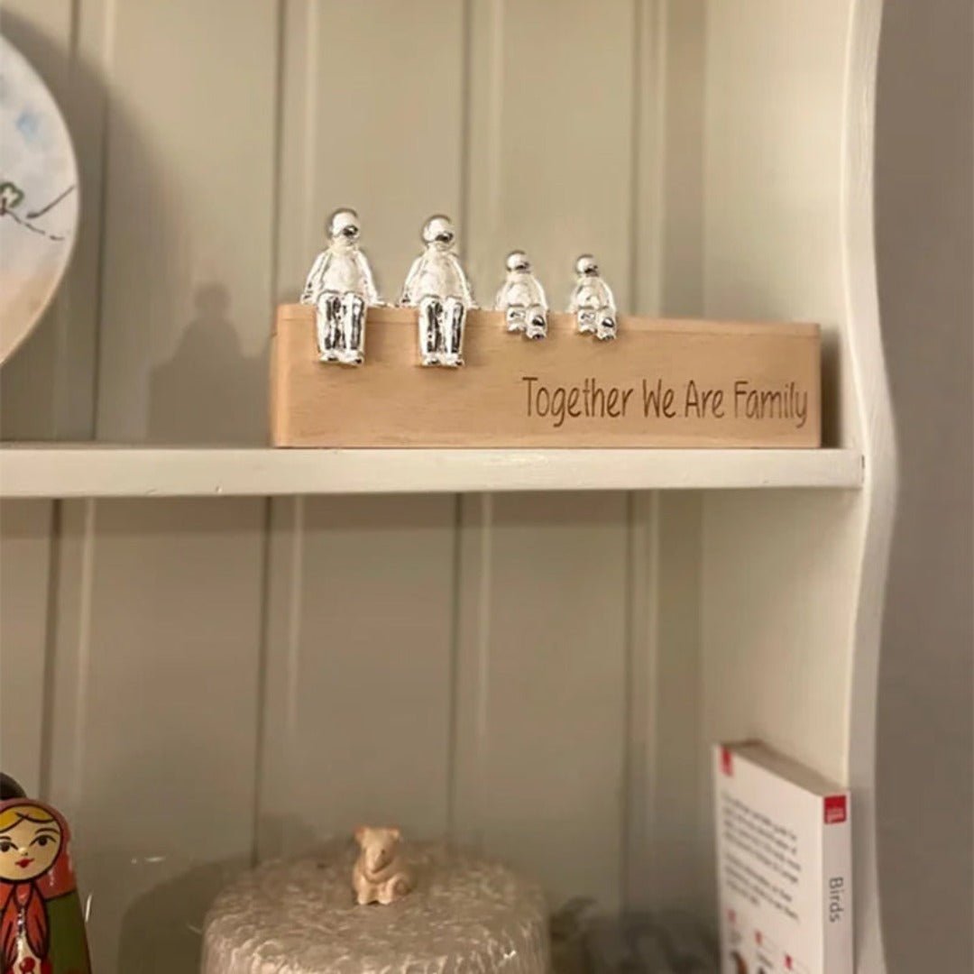Carvallo – Elegant Familjeskulptur med Tidlös Betydelse
