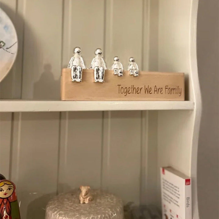 Carvallo – Elegant Familjeskulptur med Tidlös Betydelse