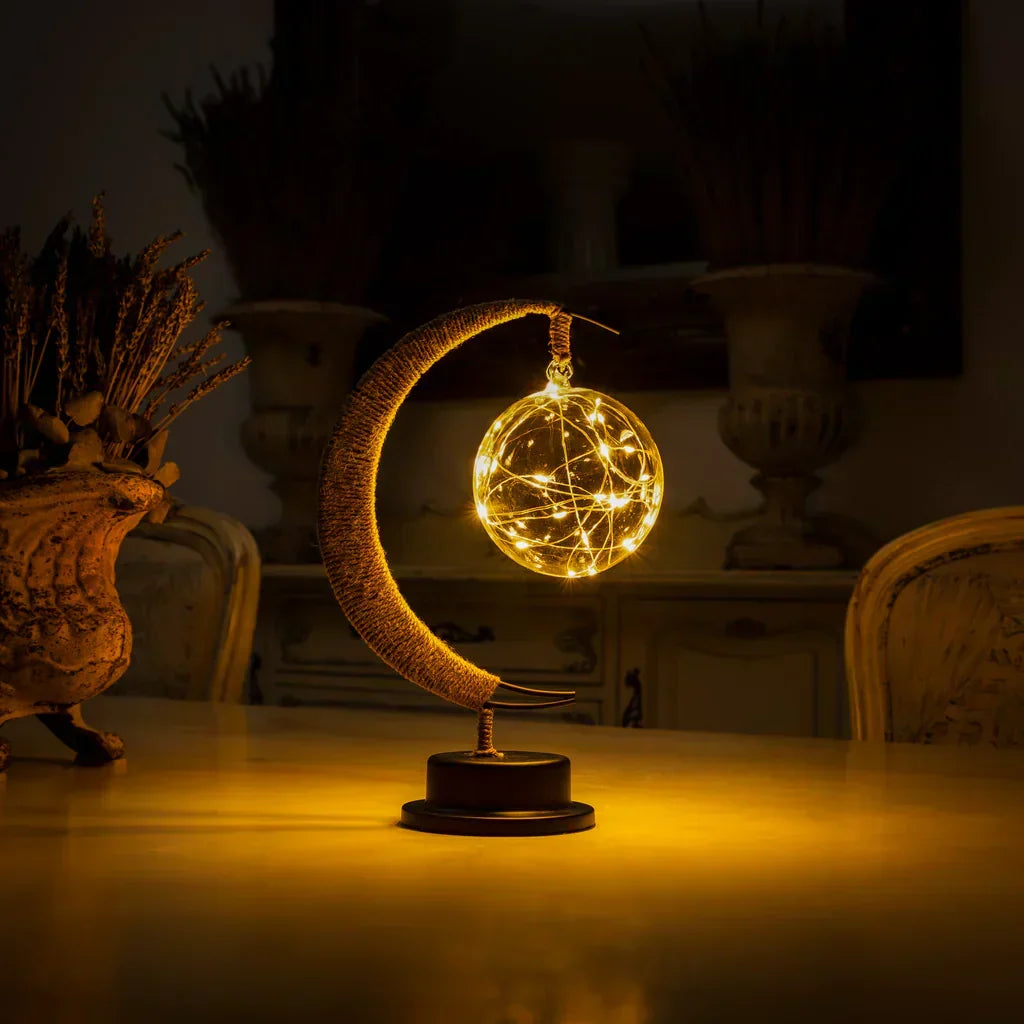 Bordslampa med varm månljusglöd