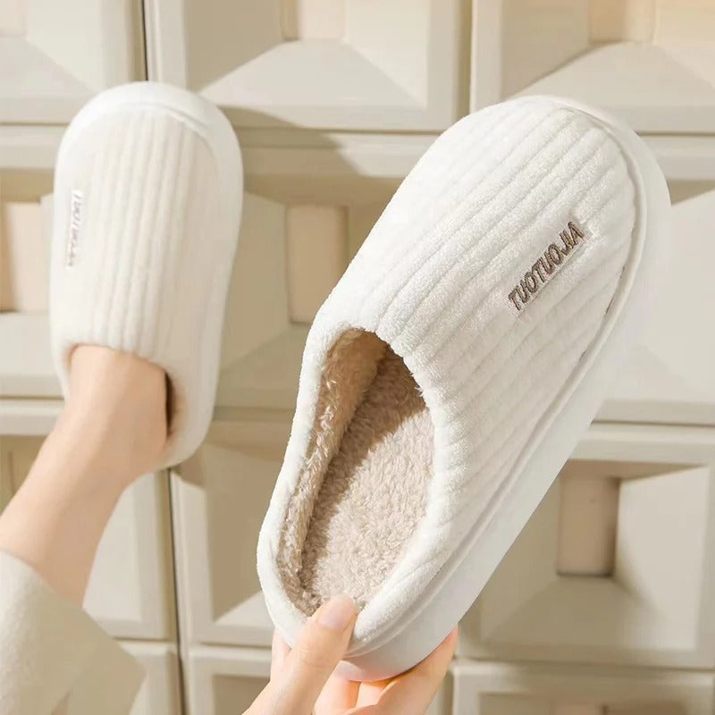 Memory Foam Fluffiga tofflor av plysch
