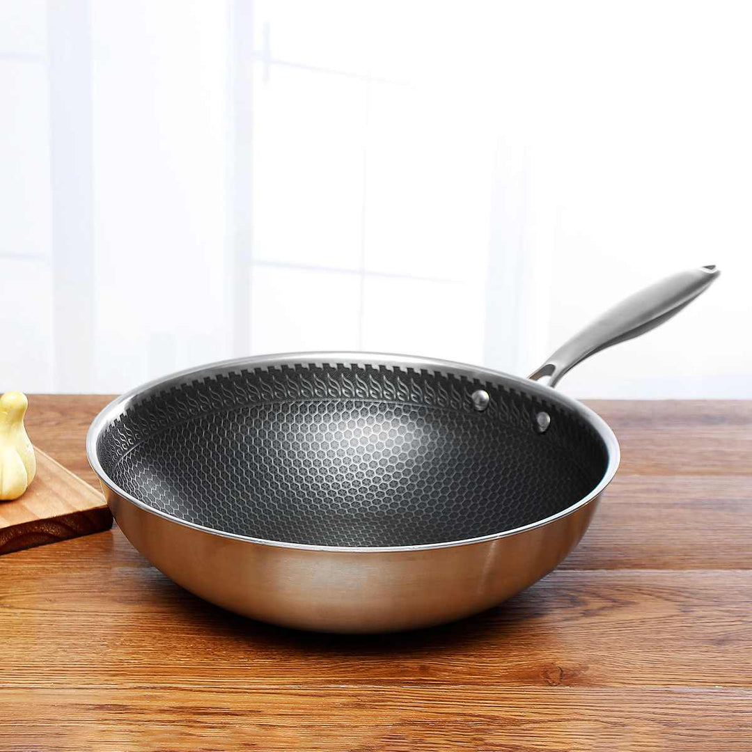 Carvallo rostfritt stål non-stick stekpanna med bikakestruktur | För alla typer av spisar inklusive induktion | Rep resistant &amp; diskmaskin säker