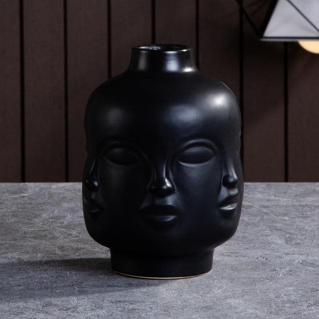 Carvallo – Keramiska designvaser och blomkrukor med skulptural elegans