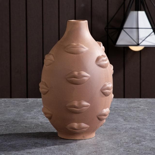 Carvallo – Keramiska designvaser och blomkrukor med skulptural elegans