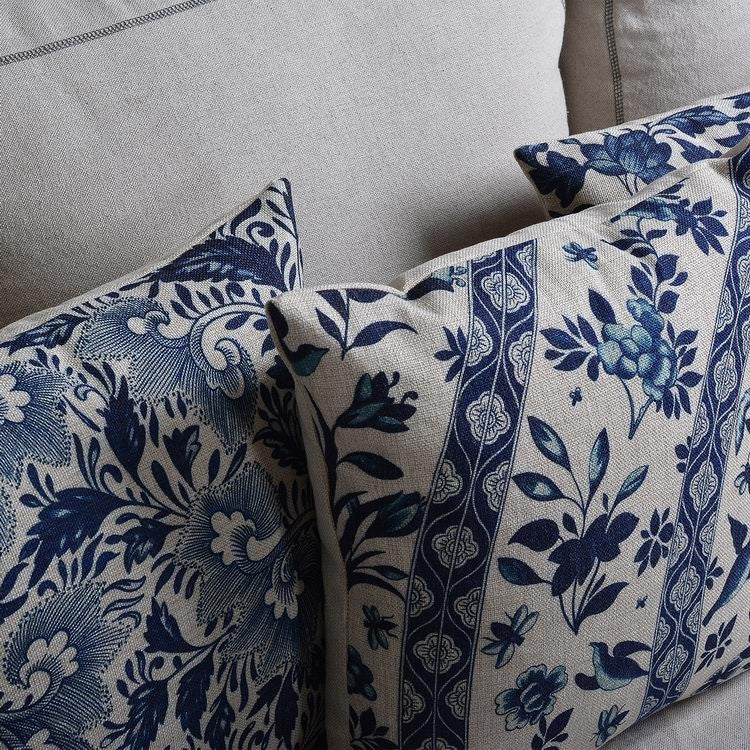Carvallo Blue – Lyx Kuddöverdrag med Traditionellt Kinesiskt Porslinsmönster