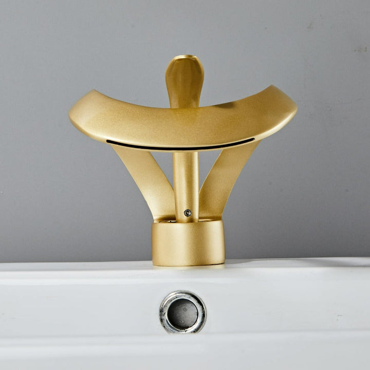 Modern badrumsarmatur i Gebogenem Design