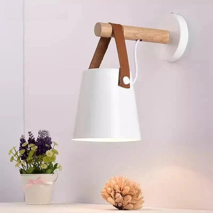 LED Vägglampa Med Justerbar Ljusfärg – Nordisk Design - Trä och Järn - Idealisk För Inomhusbruk - Modern Stil - Perfekt För Sovrum och Vardagsrum