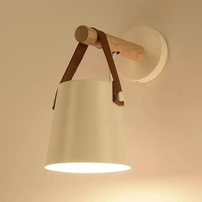 LED Vägglampa Med Justerbar Ljusfärg – Nordisk Design - Trä och Järn - Idealisk För Inomhusbruk - Modern Stil - Perfekt För Sovrum och Vardagsrum